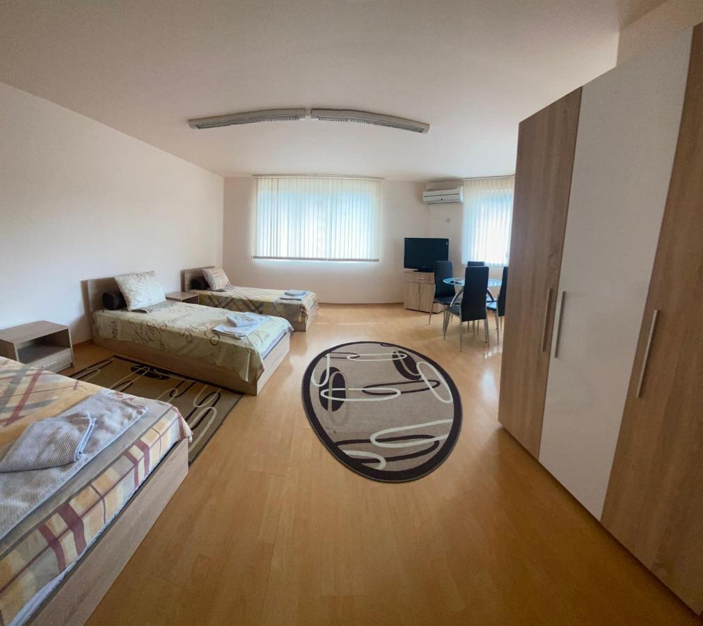 Стаи За Гости Маринови Provadiya Exterior foto